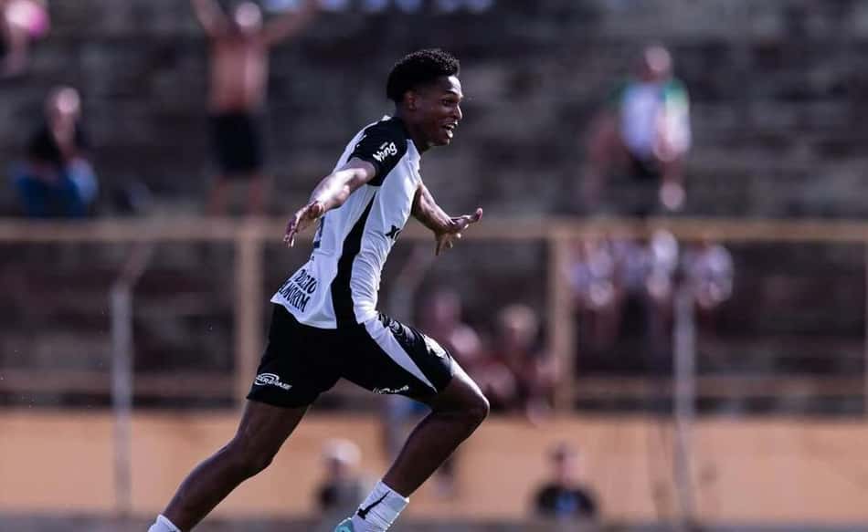 Favela marcou um dos gols da vitória do Corinthians (Foto: Wanderson Oliveira/ Agência Corinthians)