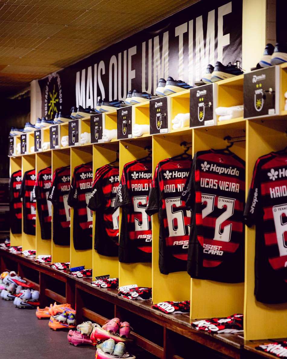 Vestiário do Flamengo para a estreia em 2026 com a Portuguesa (Foto: Divulgação/Flamengo)