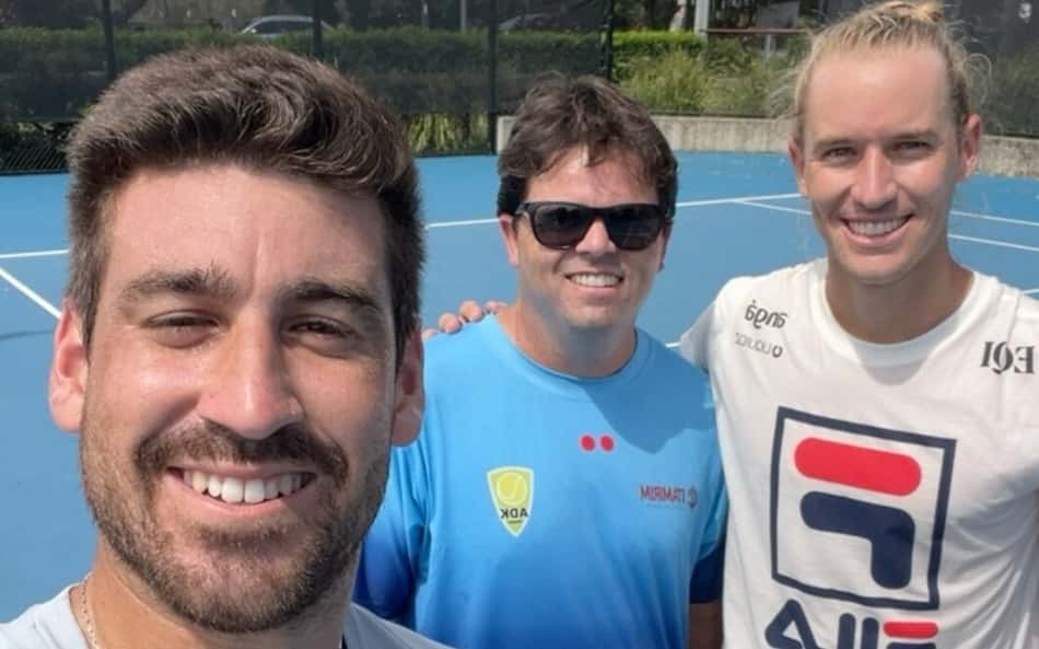 Orlando Luz (e) e Rafael Matos venceram na estreia em Brisbane (Reprodução)