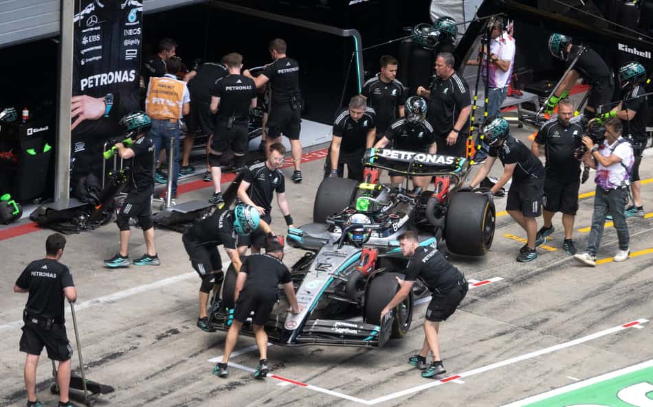 Kimi Antonelli, da Mercedes, durante treino em Spielberg, Áustria (foto: Joe Klamar / AFP)