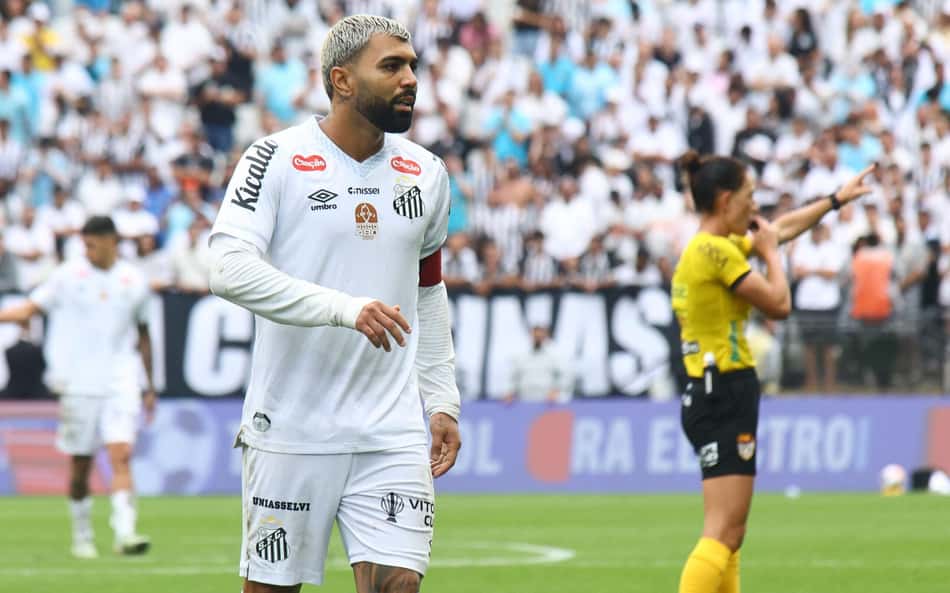 Vojvoda poupa Gabigol e mais dois jogadores de estreia do Santos no Brasileirão