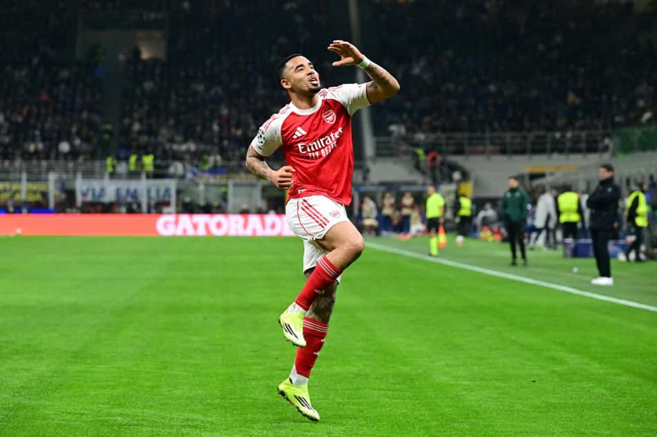 Gabriel Jesus celebra gol marcado pelo Arsenal contra a Inter de Milão
