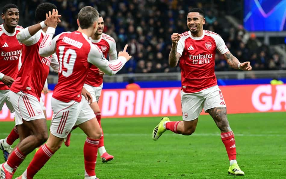 Gabriel Jesus comemora gol do Arsenal sobre a Inter de Milão, pela Champions League