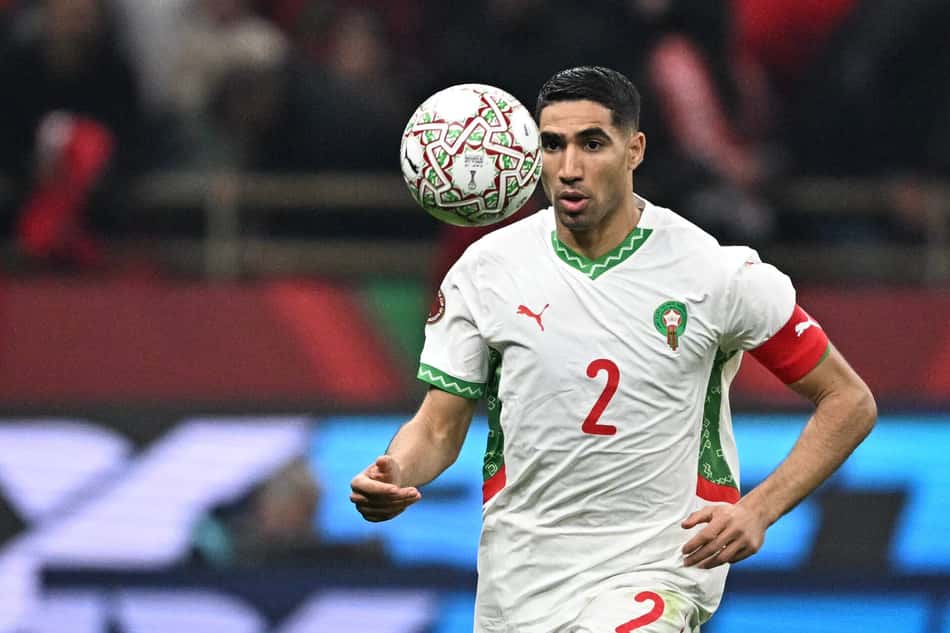 Hakimi em ação por Marrocos contra Camarões, na Copa Africana de Nações