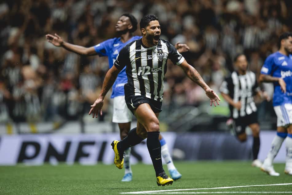 Hulk comemora golaço que deu a vitória para o Atlético-MG contra o Cruzeiro (Foto: Pedro Souza / Atlético)