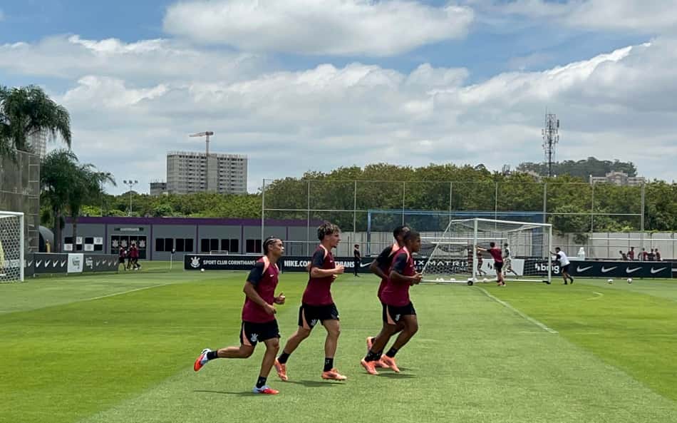 Sem Memphis, Corinthians treina de olho na estreia do Paulistão; veja detalhes