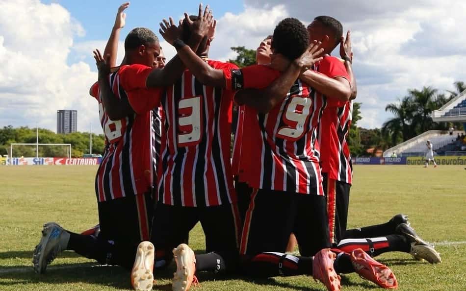 Santos, São Paulo e Atlético avançam e Botafogo encaminha vaga ; veja os resultados do dia da Copinha
