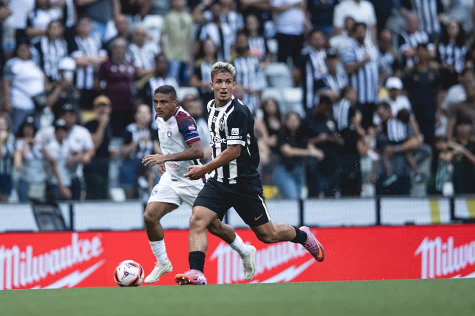 Iseppe pelo Atlético (Foto: Pedro Souza / Atlético)