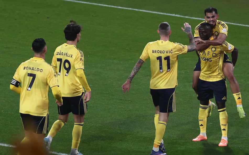 Jogadores do Al-Nassr comemorando o gol contra (Foto: Reprodução/X)