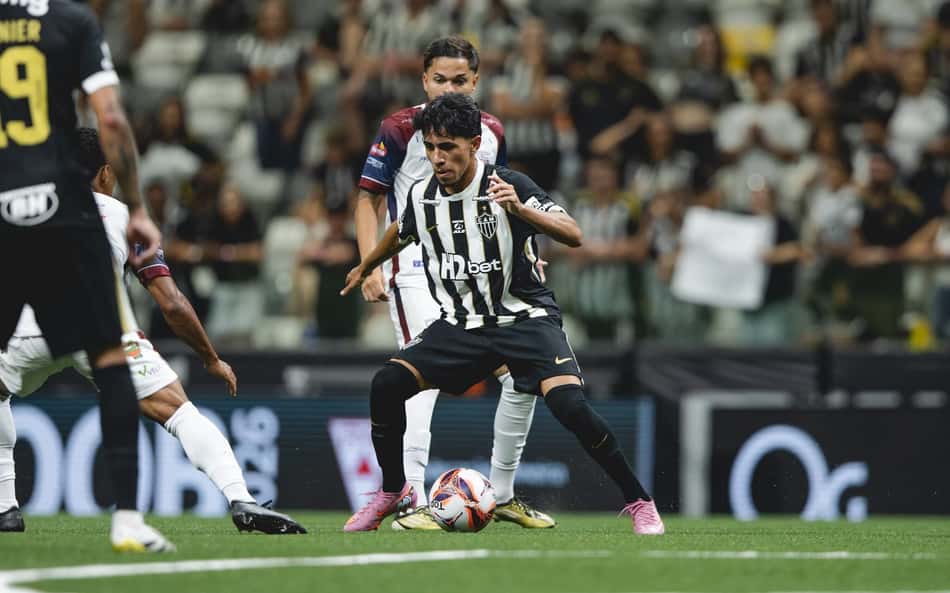 Kauã Pascini contra o Betim (Foto: Pedro Souza / Atlético)