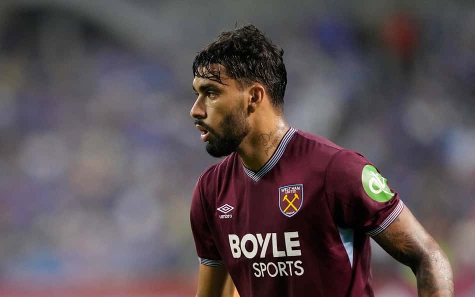 Lucas Paquetá, ex-Flamengo, em ação pelo West Ham durante amistoso contra o Everton (Foto: Patrick McDermott/AFP)