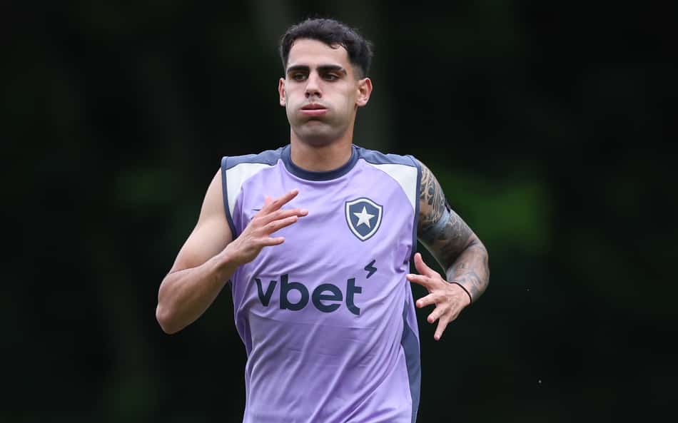 Villalba cita Loco Abreu e explica características ao torcedor do Botafogo
