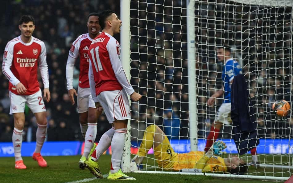 Martinelli comemora gol e classificação do Arsenal sobre o Portsmouth, pela FA Cup