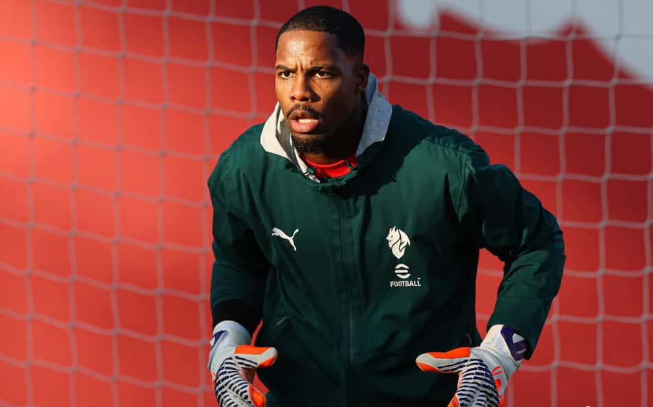 Mike Maignan em treino do Milan