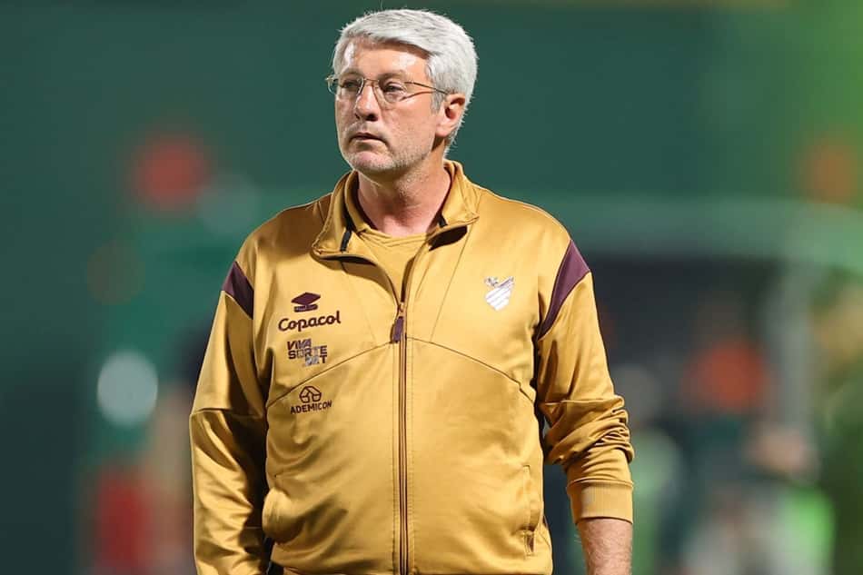 Odair Hellmann Chapecoense Athletico Série B