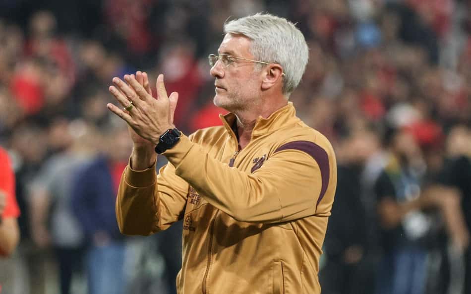 Athletico amplia contrato de Odair Hellmann até o fim de 2026