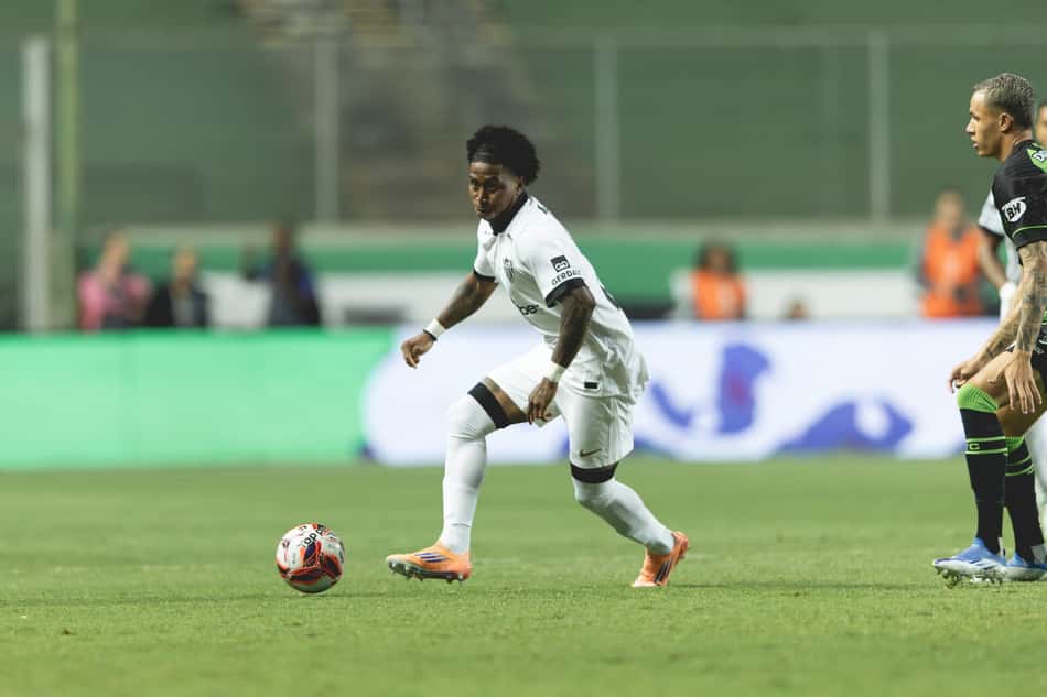 Preciado contra o América-MG (Foto: Pedro Souza / Atlético)