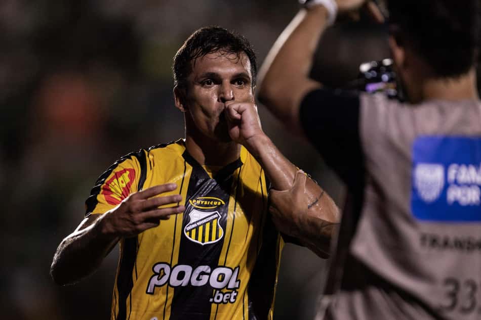 Robson, atacante do Novorizontino que já fez oito gols no Palmeiras