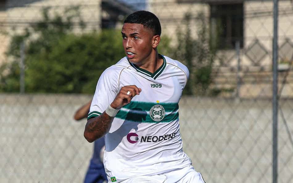 Coritiba cede atacante de 21 anos para time da Série B