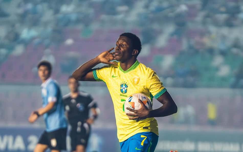 Bahia reage à investida do Corinthians e renova com joia da base