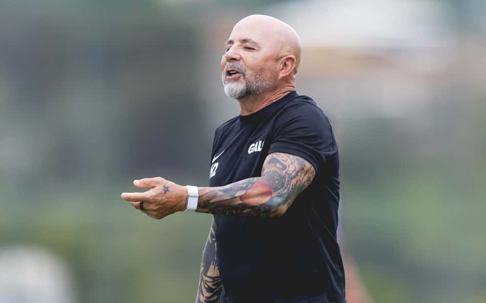 Sampaoli em treinamento para a partida contra o Palmeiras (Foto: Pedro Souza / Atlético)
