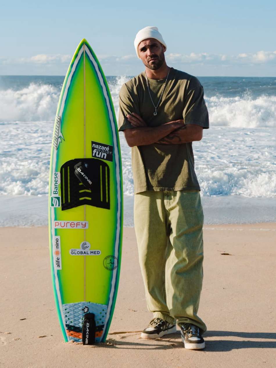 Brasileiro Will Santana é especialista em ondas gigantes (Foto: Reprodução Instagram/@willyamsantana)
