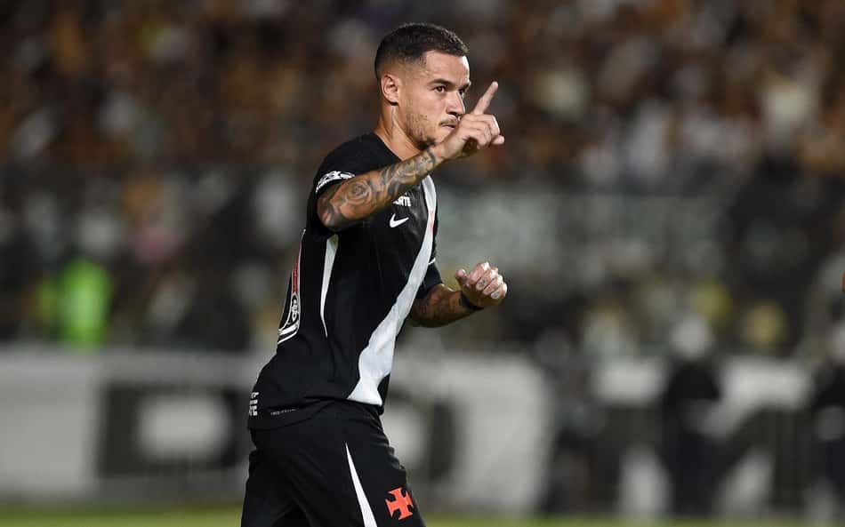 Coutinho faz gol antológico, e Vasco goleia Maricá; veja os gols