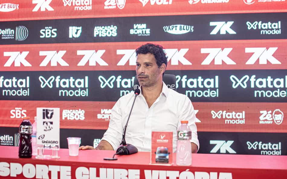 Vitória anuncia saída do diretor de futebol Gustavo Vieira