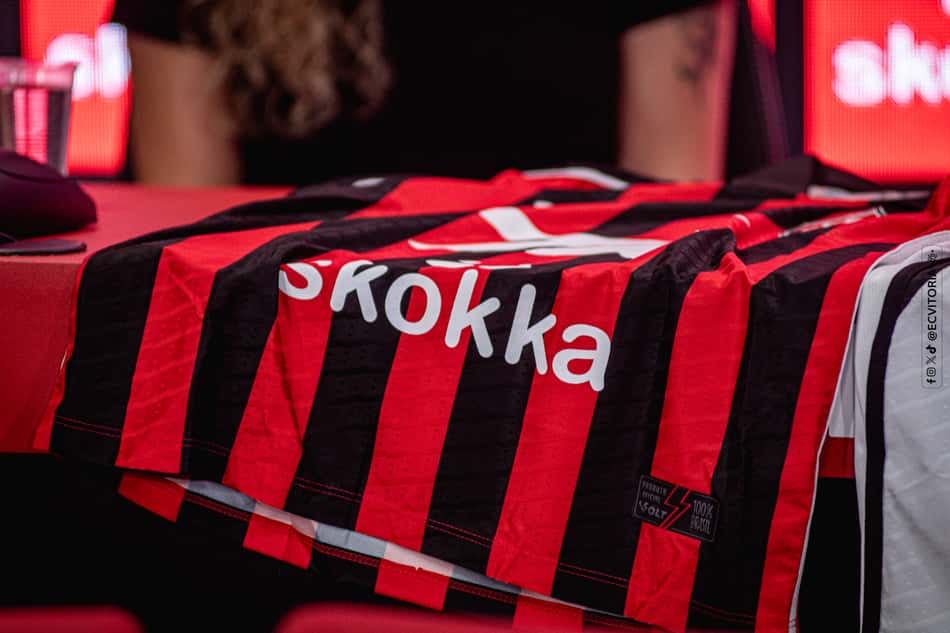 Nova patrocinadora vai estampar a camisa do Vitória (Foto: Victor Ferreira / EC Vitória)