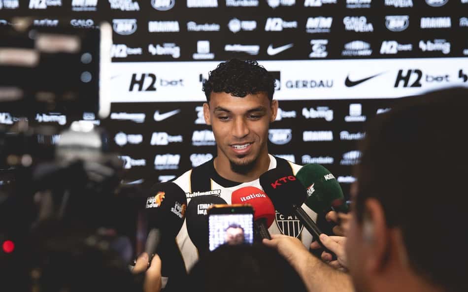 Victor Hugo destaca relação com Sampaoli e celebra reencontro no Atlético-MG
