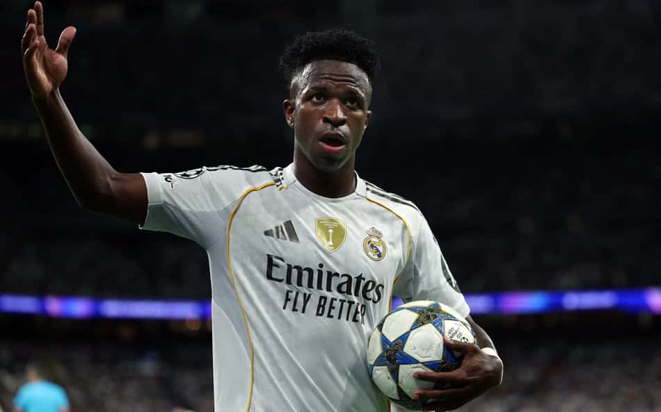 Golaço de Vini Jr em Barcelona x Real Madrid choca web: 'Aposentou'
