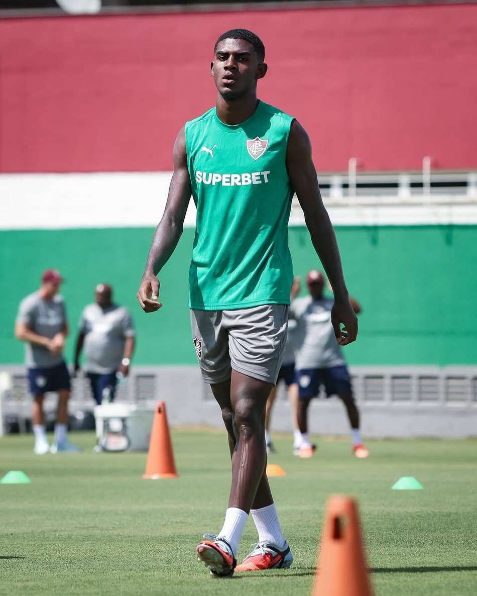 Wallace Davi em treino do Fluminense