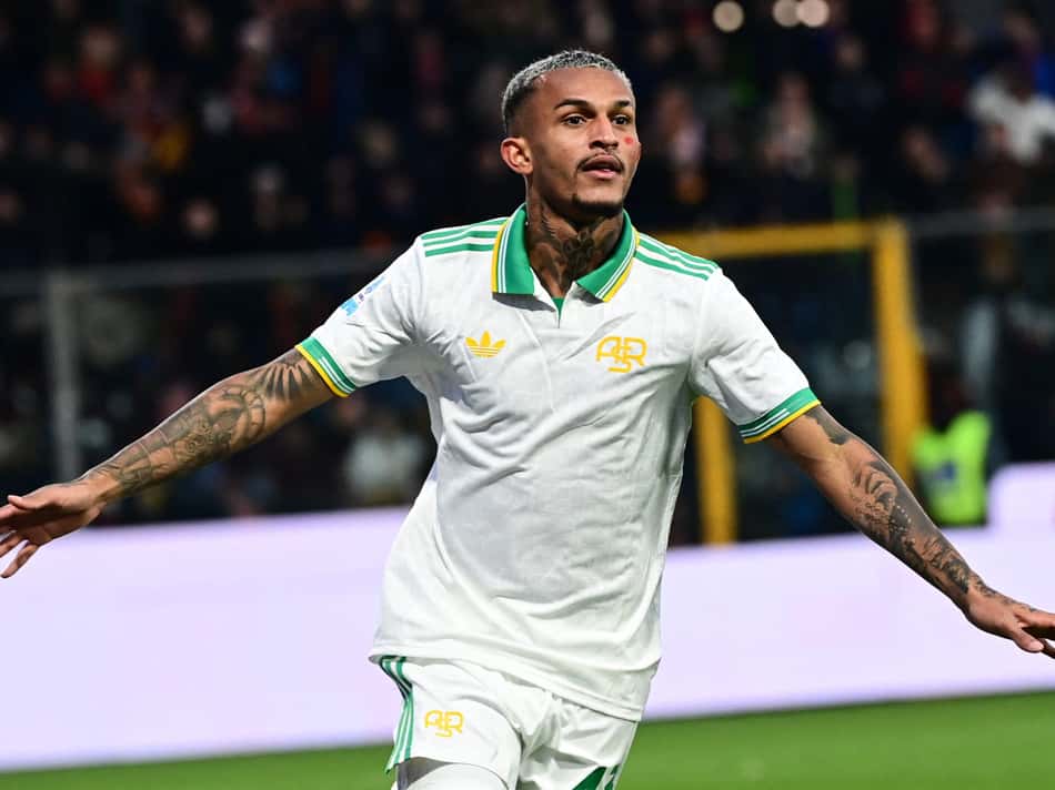 Wesley, ex-Flamengo, improvisado na lateral esquerda, destacou-se na partida e foi eleito o melhor jogador em campo (Foto: Piero CRUCIATTI / AFP)
