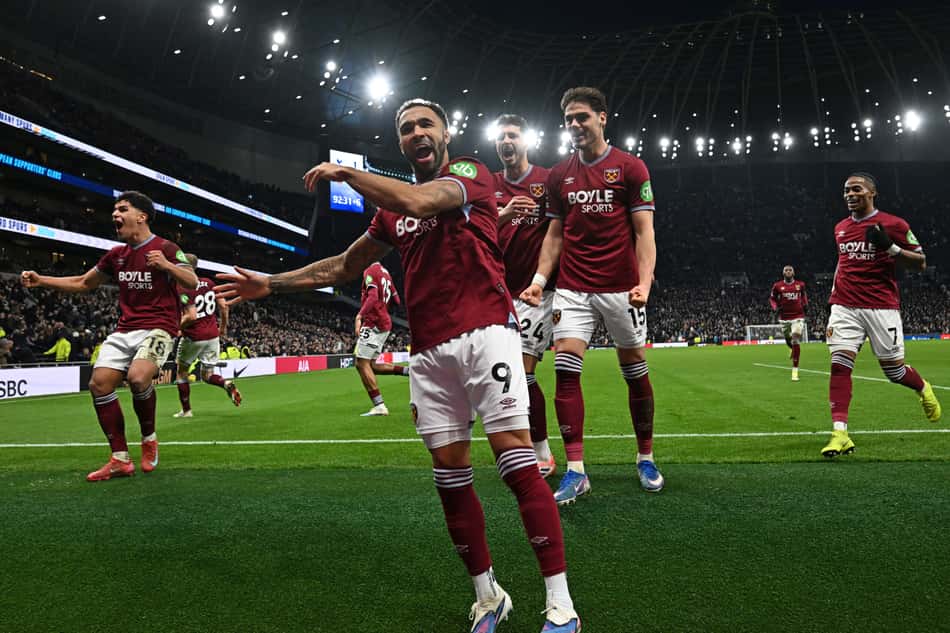 Pela Premier League, o West Ham venceu o Tottenham por 2 a 1 (Foto: Glyn KIRK / AFP)