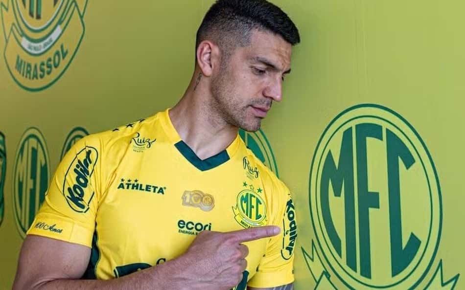 Mirassol anuncia a contratação de André Luís, artilheiro do futebol chinês