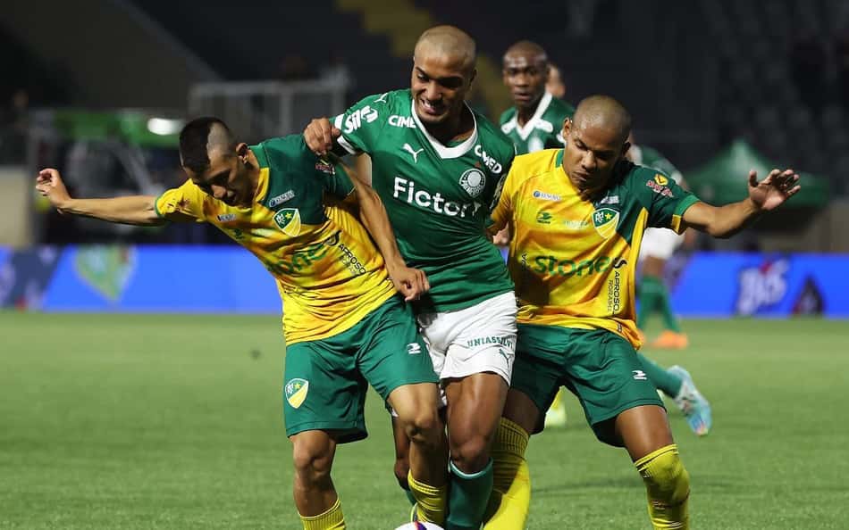 Erro da arbitragem no jogo do Palmeiras na Copinha causa revolta: 'Absurdo'