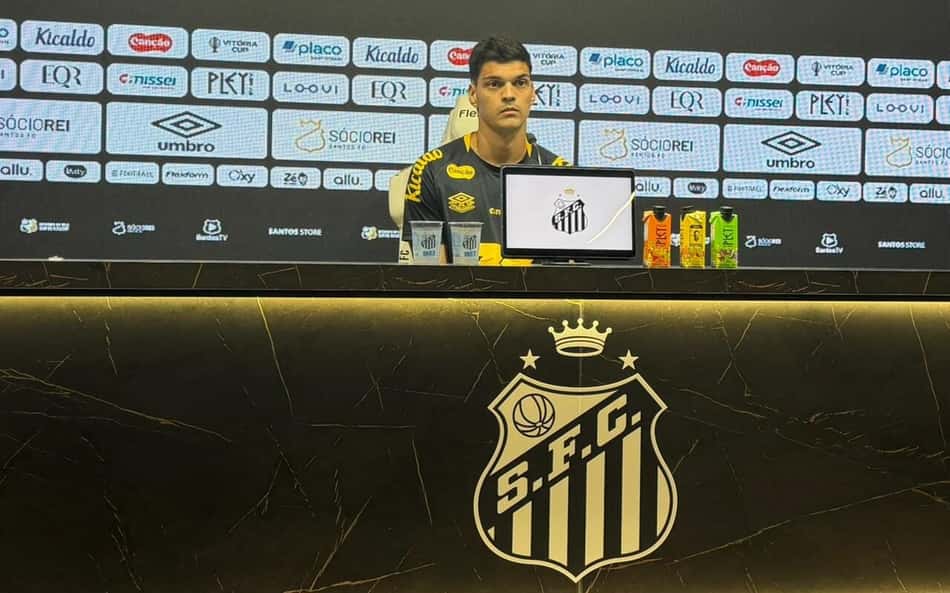 Gabriel Brazão despista sobre saída do Santos e se declara: "Construir uma linda história"