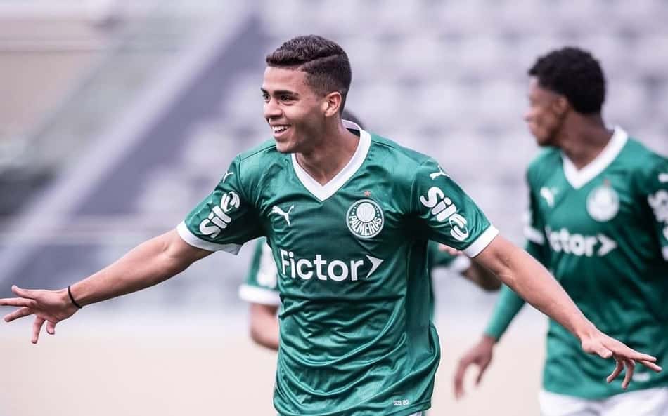 Palmeiras altera lista e inscreve Arthur no Paulistão após lesão de Jefté