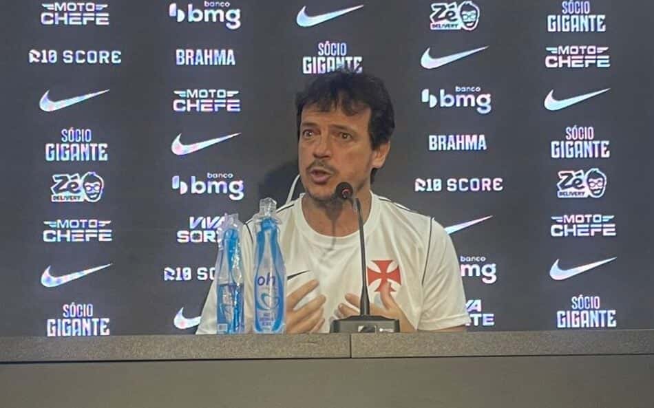 Fernando Diniz analisa movimentos do Vasco no mercado: 'Contratar não é uma coisa fácil'