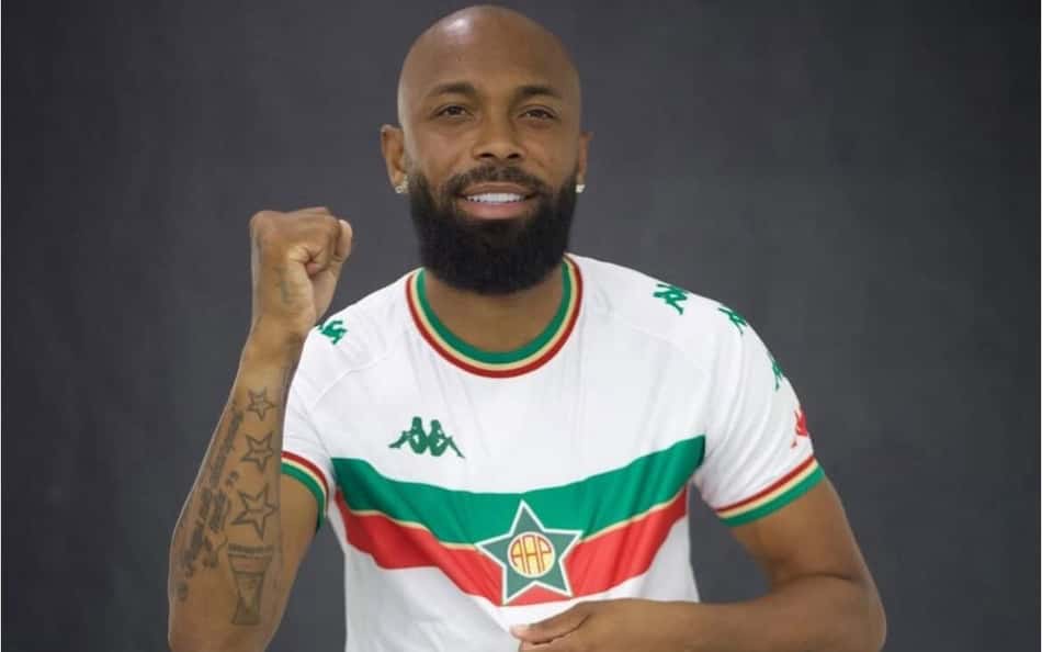 De volta à Portuguesa-RJ, Chay reencontra o Botafogo: 'Amor eterno'