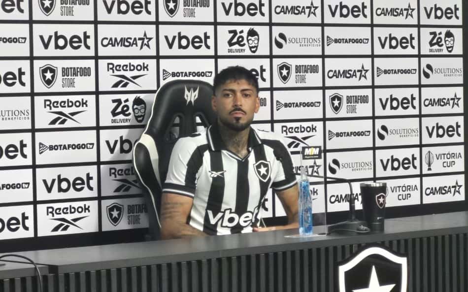 Barboza revela conselho a Savarino, de saída do Botafogo para o Fluminense