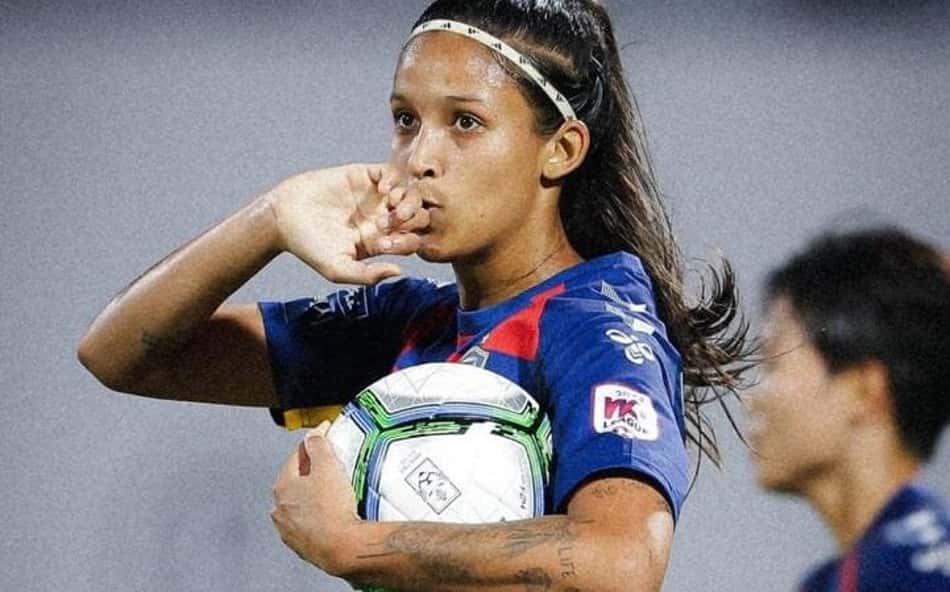 Mileninha atuando pelo Suwon, da Coreia do Sul. (Foto: Suwon/Divulgação)