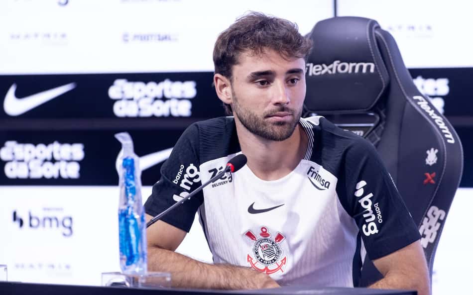 Novo lateral do Corinthians minimiza impacto do calendário e define Libertadores como foco