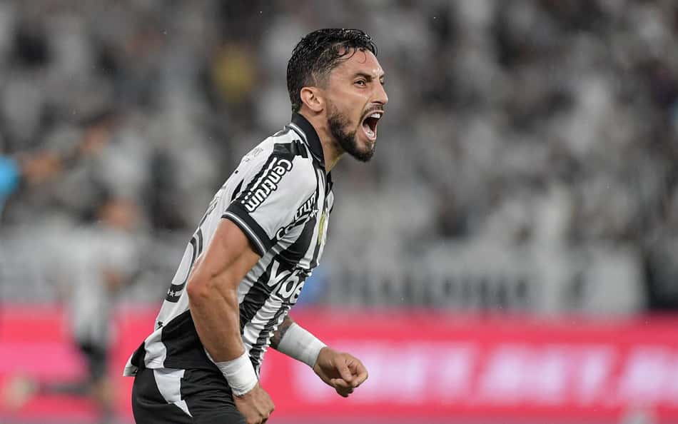 Alex Telles avalia início de Martín Anselmi no Botafogo: 'Muito positivo'