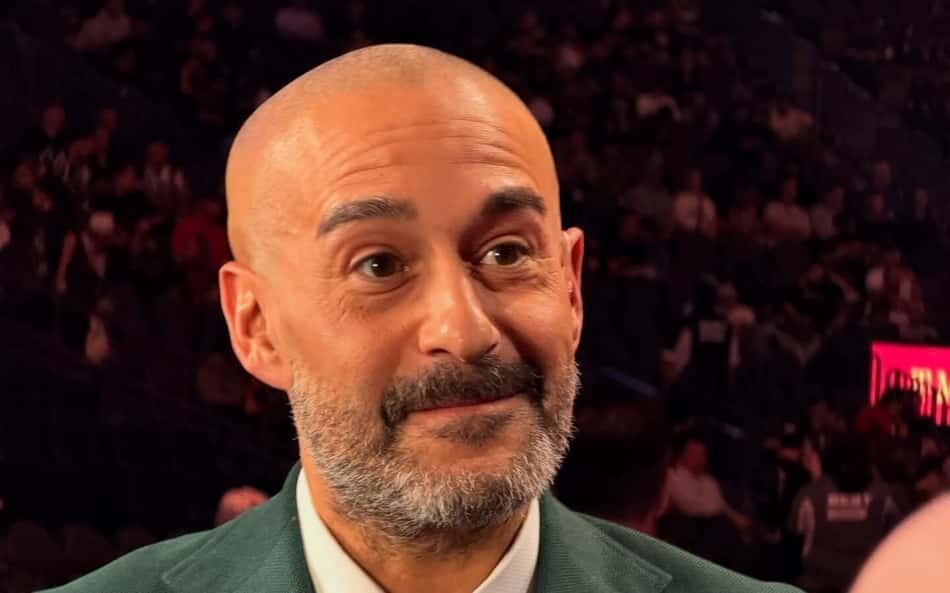 Jon Anik é o narrador oficial do UFC em língua inglesa (Reprodução Instagram jon_anik)