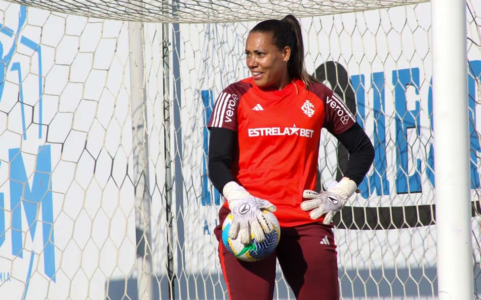 Inter renova com goleira Bárbara até o fim de 2026