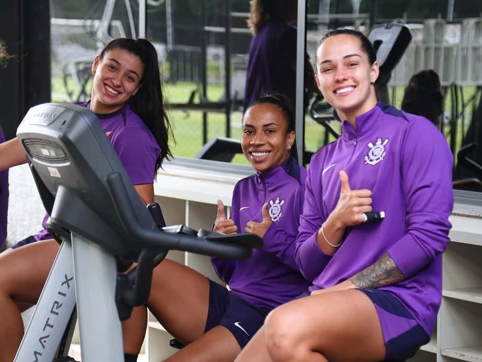 Duda Sampaio, Thaís Ferreira e Nicole se reapresentaram ao Corinthians para temporada 2026. (Foto: Rodrigo Gazzanel/Corinthians)