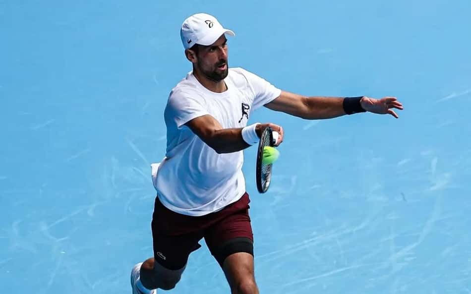 Recordista Djokovic faz primeiro treino aberto no Australian Open