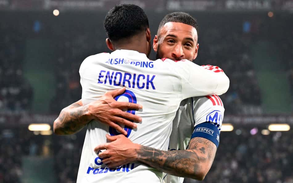 Endrick vira assunto na imprensa europeia após hat-trick no Lyon: 'Quebrou as estatísticas'