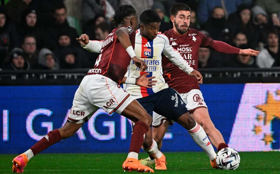 Técnico do Lyon, Paulo Fonseca elogia atuação de Endrick, mas pondera: 'Pode evoluir'